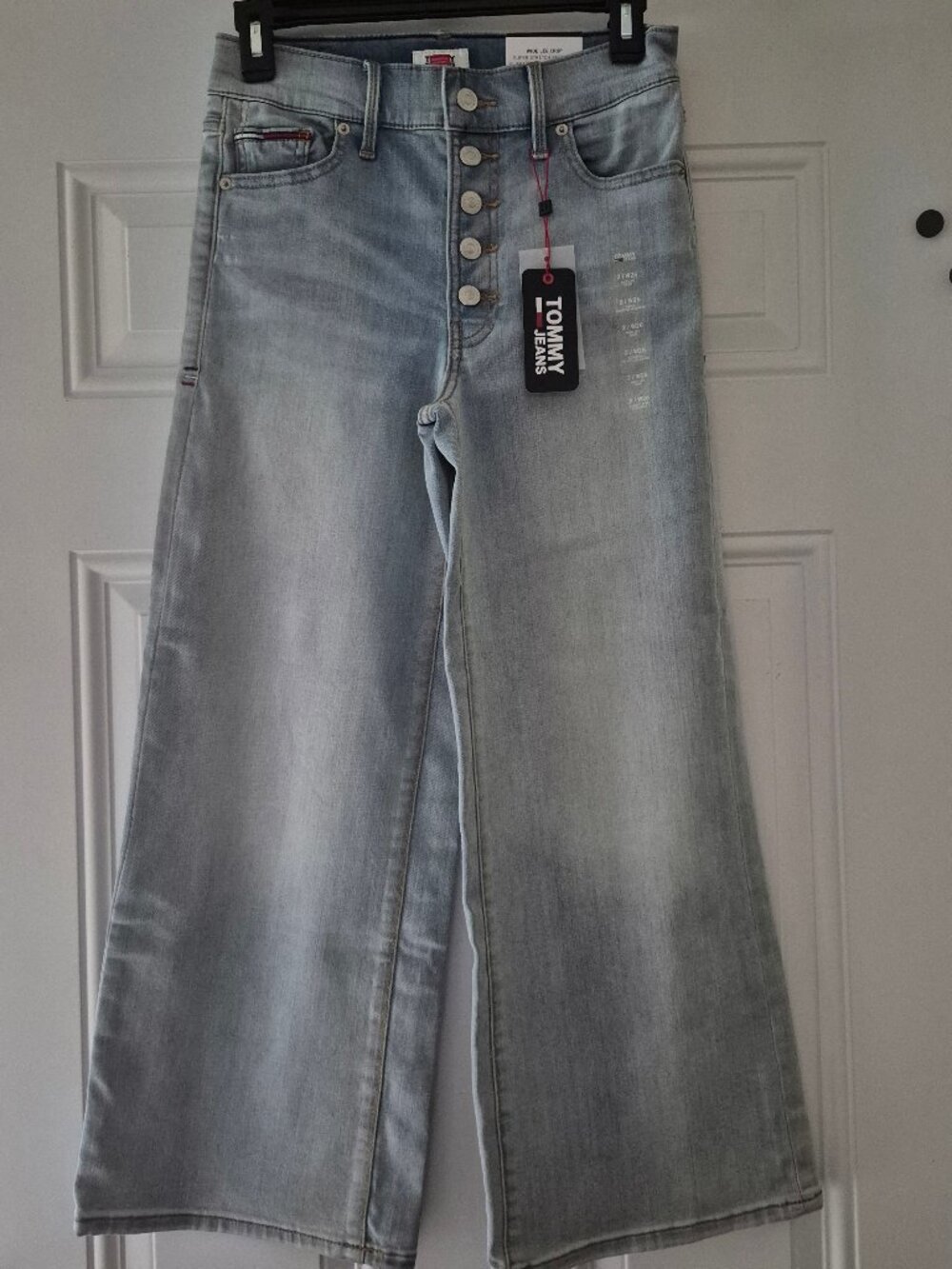 TOMMY JEANS, Wide Leg Crops , Tommy Hilfiger ,size 2 /waist 26. NWT